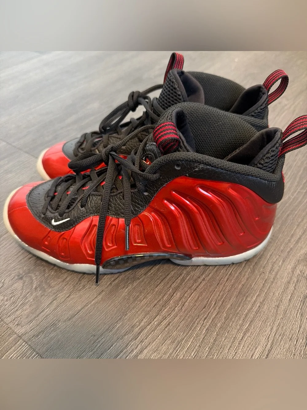 Nike bold red